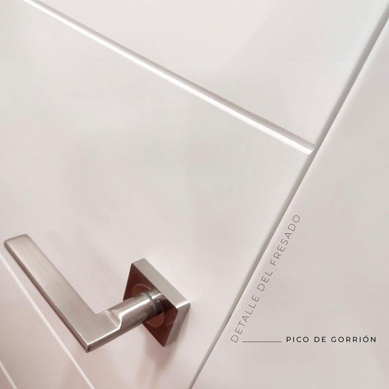 Puerta Invisible lacada modelo Límite