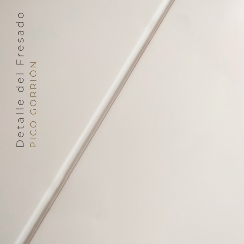 Puerta Invisible lacada modelo Milo