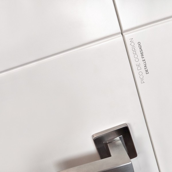 Puerta corredera con faldón Lacada Adna 2