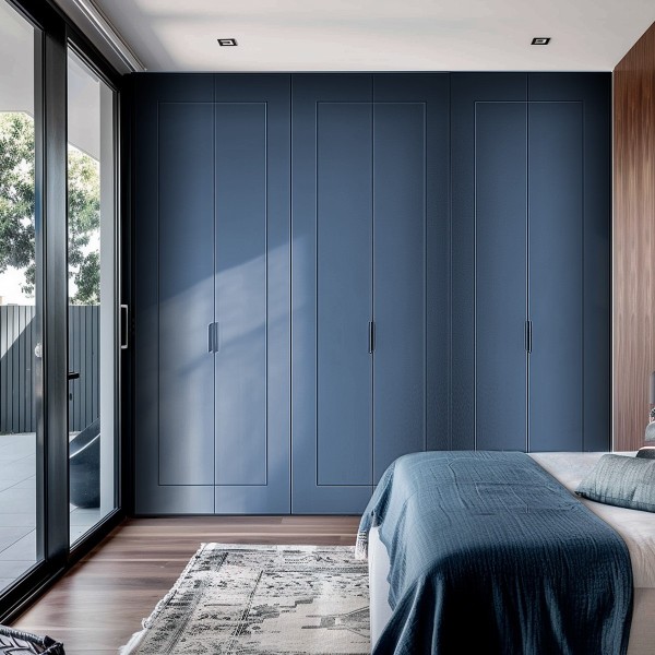 Puerta de armario lacada abatible  Soria 2