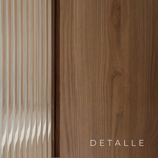 Puerta suelo a techo madera lisa vidriera