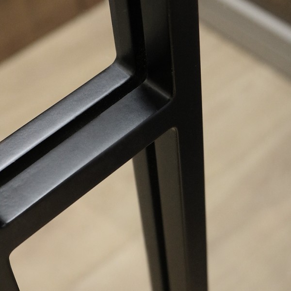 Separador de ambiente estilo industrial Damaris