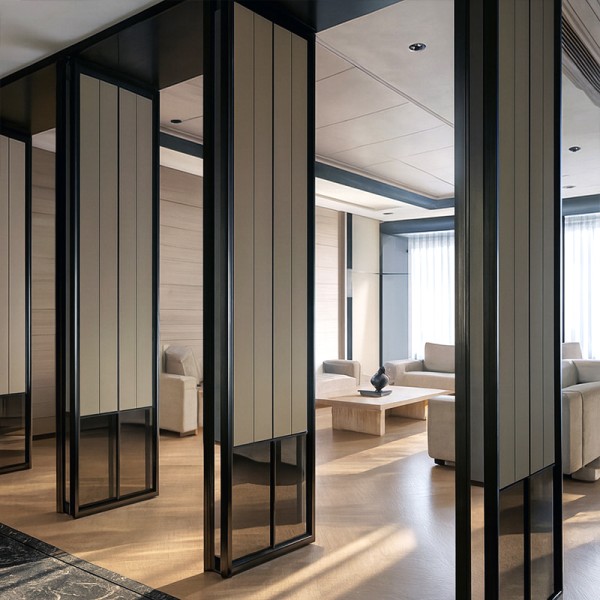 Separador de ambiente lacado y cristal Tokio