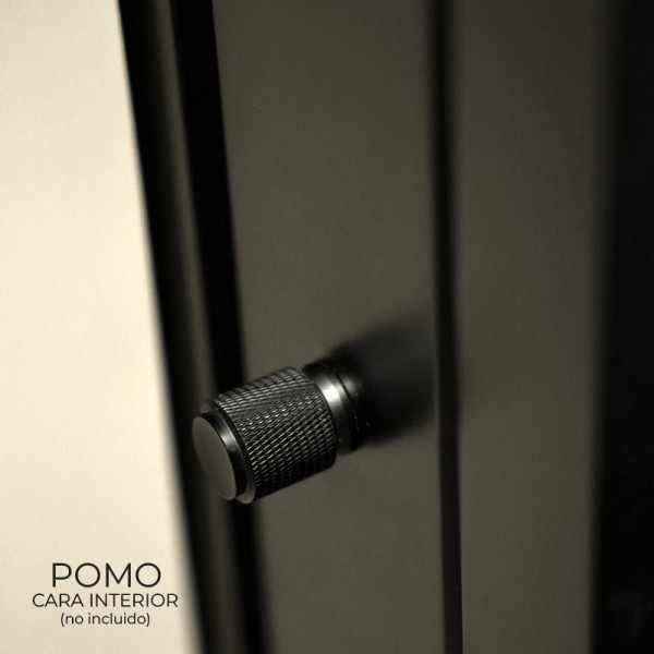 Puerta industrial abatible suelo a techo de madera lacada  Modelo Unike (opción cristal)