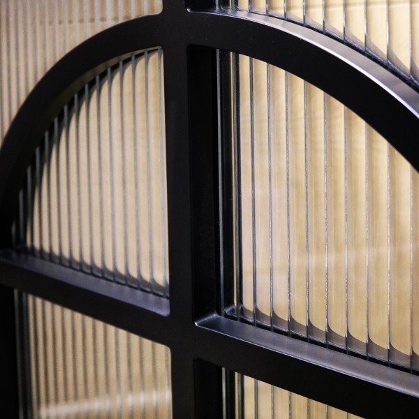 Puerta industrial abatible suelo a techo de madera lacada y cristal  Modelo Cosmos